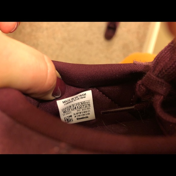 Women’s Reebok’s - Picture 2 of 5